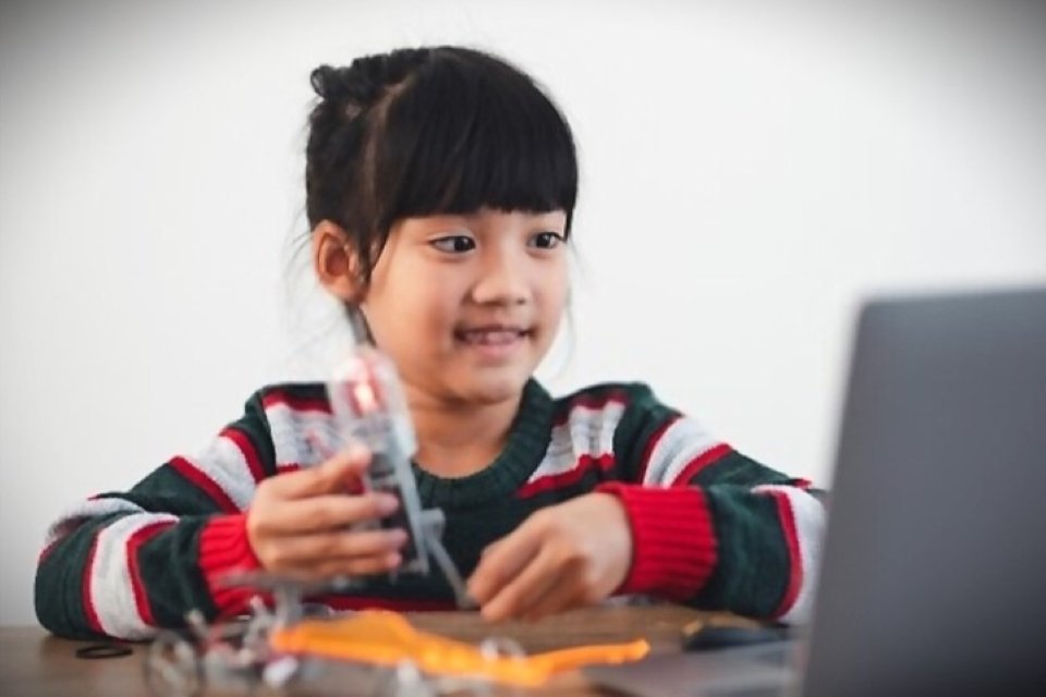 coding4kids_ph's tweet photo. Intro your kids into the enchanting & educational world of #coding & #robotics w/ the #coding4kids #codingkit
https://t.co/mZahq99mBI
#homeschooling #kiddierobotics #makati #manila #bgc #taguig #csforall #girlswhocode #robot #scratch #microbit #raspberrypi #ai #stem #stemed https://t.co/j8Kmo8fVwc