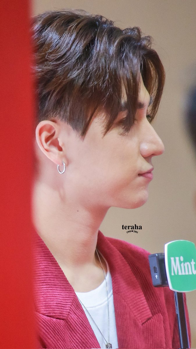 teraha19982001's tweet photo. 220825 Perth - Siam Paragon
.
👁👃👄🥰 @perthppe 
.
#KDPPE
#PerthTanapon
#ShiseidoxOhmNanonPerth https://t.co/en2xvc3d3n
