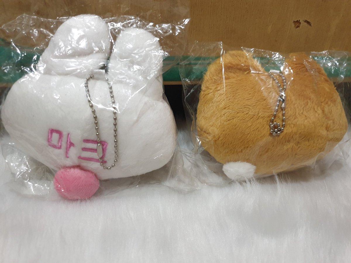 Kstuffph's tweet photo. helping a friend❗

ibaaatri_shop mark &amp; jinyoung keychain
sealed

PHP 650 each (orig price 750)
PAYO

reply mine https://t.co/4mF1RVl05N