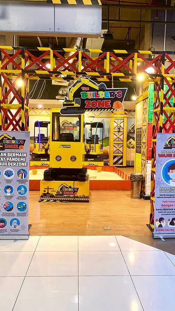MallBassura's tweet photo. Hai LoyalParents! Mimin kasih info yang bermanfaat untuk Ayah dan Bunda. Di Mall@Bassura ada Builders Zone nih, permainan yang dapat meningkatkan ketangkasan sikecil.
#mallbassura #builderszonemallbassura #builderszone #permainananak #permainanedukasi #seruseruan #qualitytime https://t.co/x3qQiwxZ98
