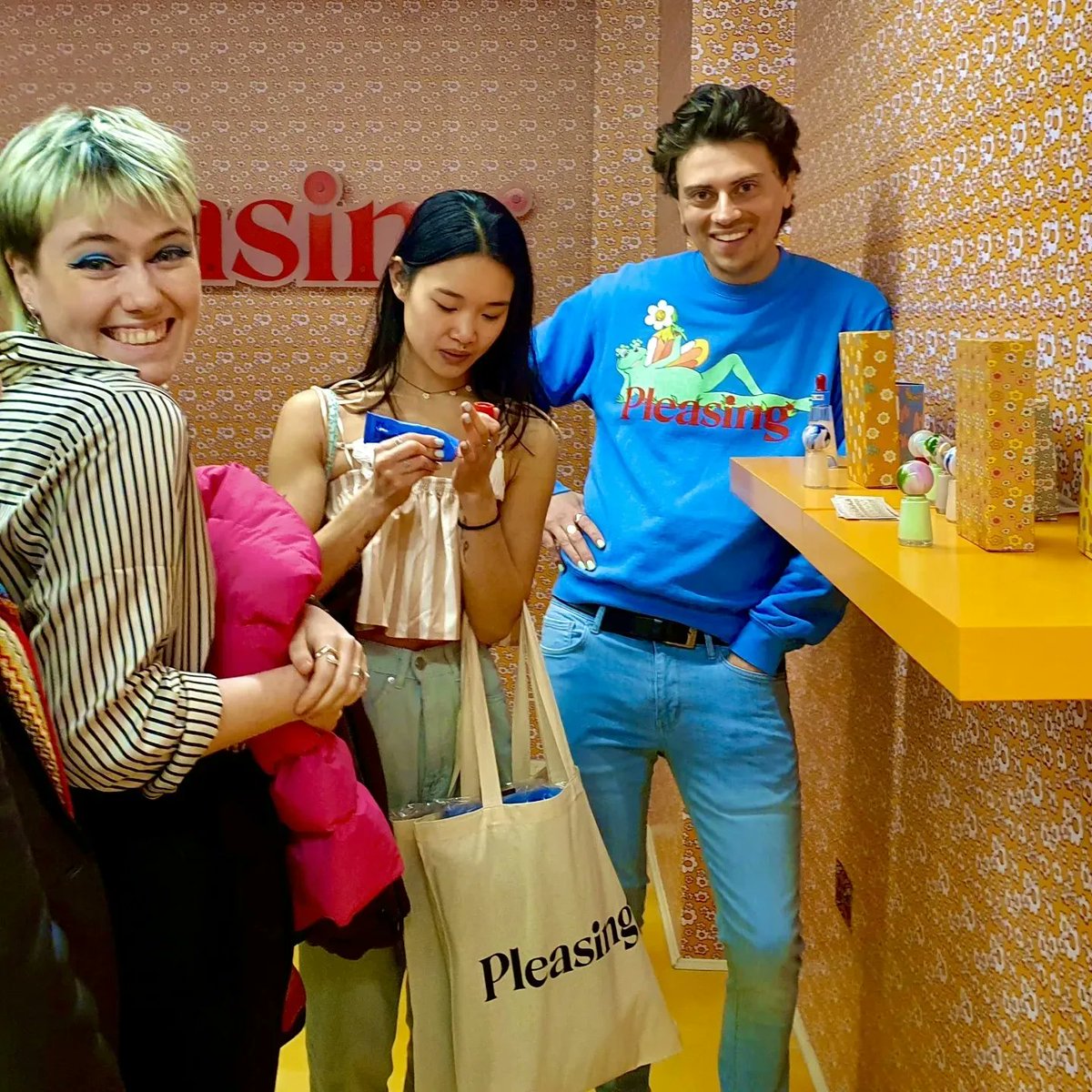 weIMPLEMENT's tweet photo. Our Implementers found their #Pleasing at the Shroom Bloom #POPUP 
We supported Pleasings 2nd micro collection launch 
#weIMPLEMENT #IMPLEMENTER #ImpleMENTOR #OurTeamYourTeam #AuthenticPersonalities #EventStaff #BrandAmbassador #EventAgency  #StaffingAgency https://t.co/peazB2sli7