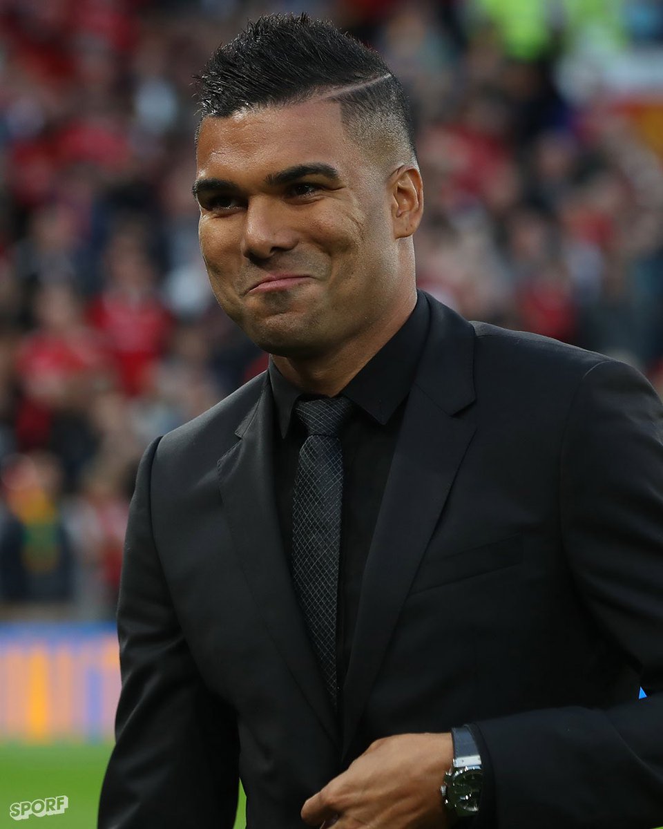 bunghil's tweet photo. Out fit casemiro, jadi bahan buat pergi ke kondangan nih #idebagus https://t.co/5CDF1FVbFf