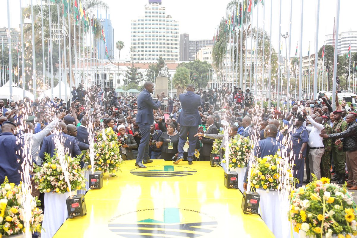 WilliamsRuto's tweet photo. Kenyans have trusted you with their aspirations and it is our duty to actualise them. https://t.co/YqtRj8GPm4