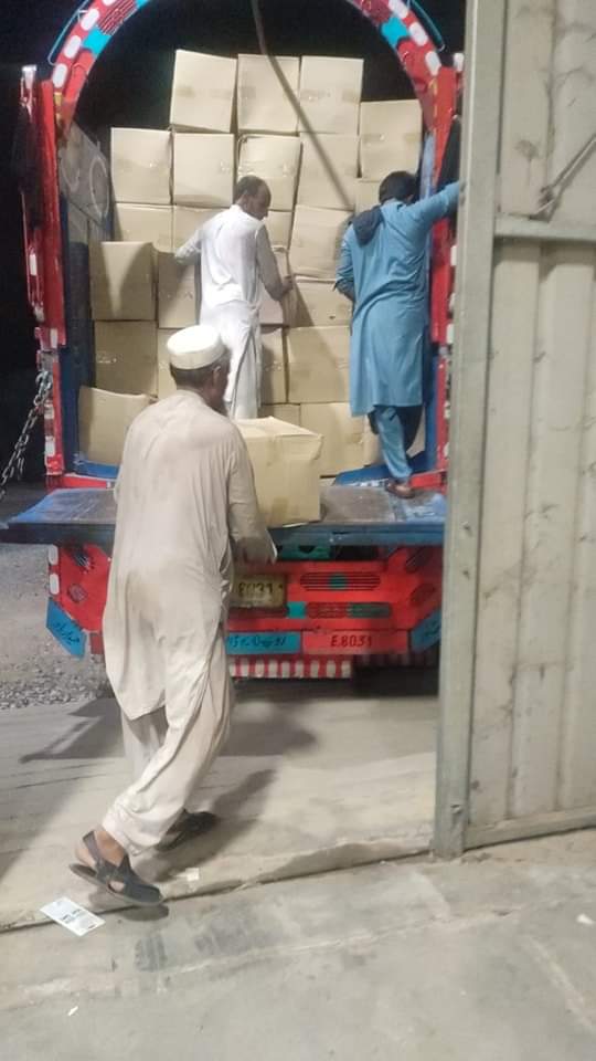 AnwarSaeed950's tweet photo. وزیراعلی خیبرپختونخوا محمود خان  کی ہدایت پر سیلاب سے متاثرہ اضلاع کےلیے مزید امدادی سامان روانہ۔۔
#KP360Updates https://t.co/r8bCuBnzdz