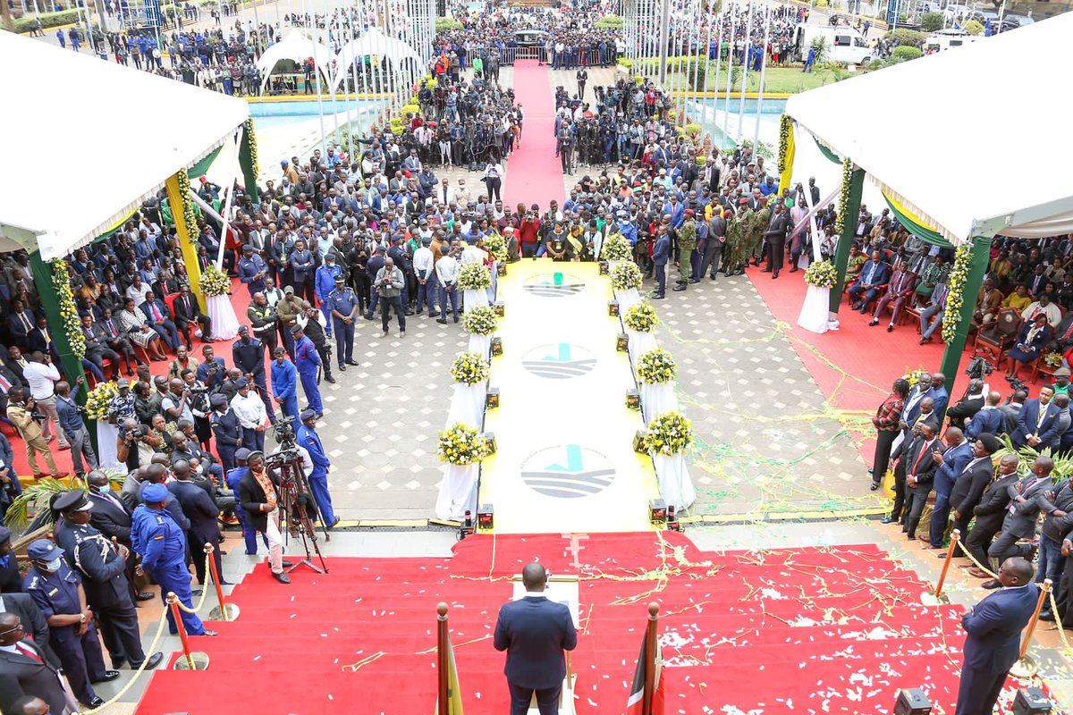 WilliamsRuto's tweet photo. Kenyans have trusted you with their aspirations and it is our duty to actualise them. https://t.co/YqtRj8GPm4