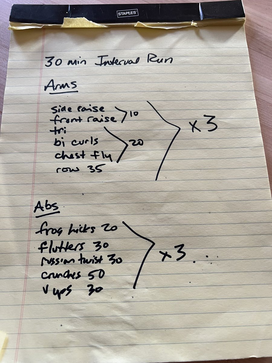 michelejaker's tweet photo. @BballWarehous Day 25 - 30 min interval run then arms and abs! Let’s go! #nodaysoff https://t.co/FnUeJxVhps