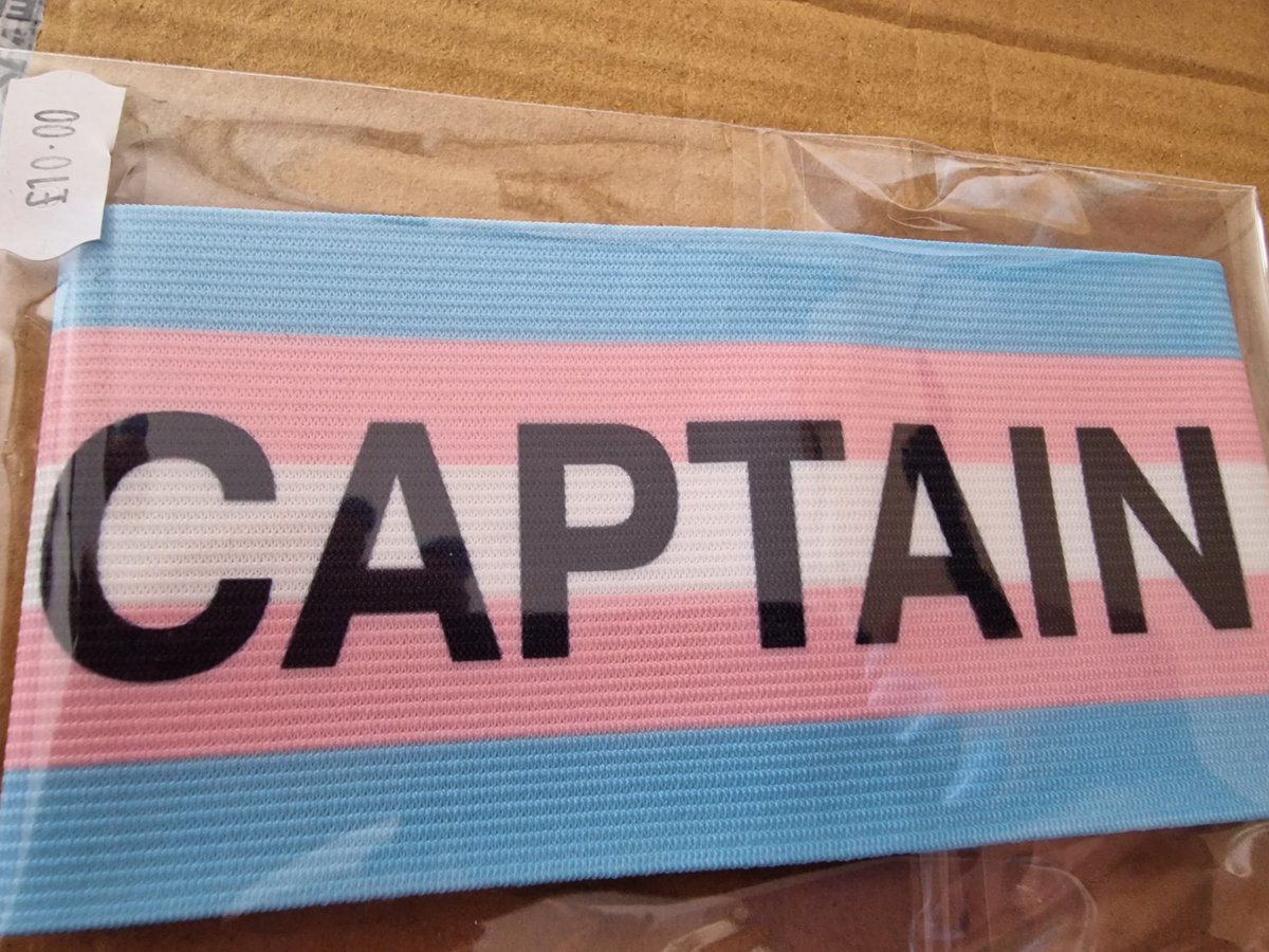 Trukunitedfc's tweet photo. New captains armband #smallthings https://t.co/v7iuHAVLV3