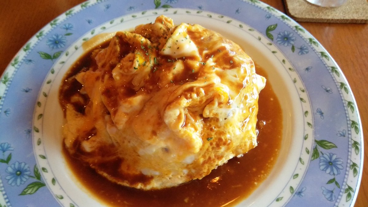 q0bPEMGqZz1GYtu's tweet photo. 【絶品、デミオムライス】知る人ぞ知る店とのコト。BGMは、レコード。CDしか聴いていない私には、音が生きていると感じました。ノイズがいい‼️#THIRDSTONE
#池野もとあき https://t.co/T1k8kS649b