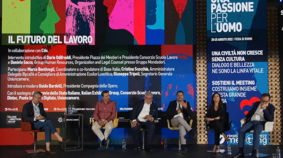 MeetingRimini's tweet photo. Le attività di condivisione non si possono fare da remoto, bisogna guardarsi negli occhi, ma attività operative a volte si fanno meglio a distanza. 

Marco Bentivogli @baseitaliaweb al #meeting22 #meetingRimini https://t.co/EbQe06uY3E
