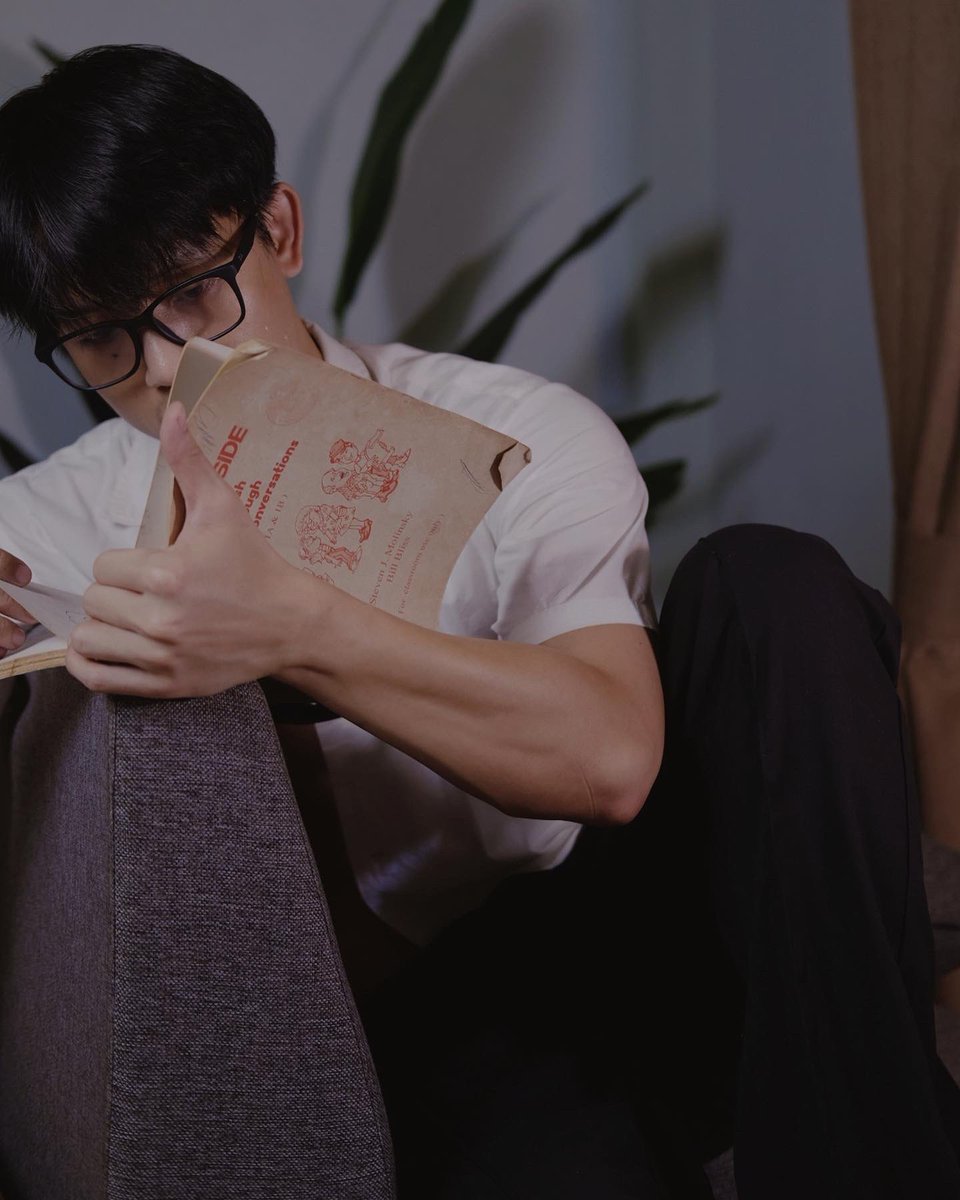 Partee789's tweet photo. Can I be a Good student ? เด็กดึ้อต้องโดนอาไรน่า #student #เด็กดื้อ #เด็กดื้อต้องโดนอาไรน่า https://t.co/f47XVFQhUw