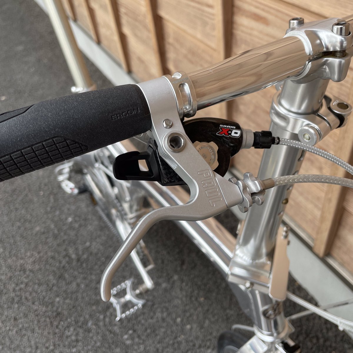 CircleTraders's tweet photo. ピッカピカの BD-1
改造と保管が趣味のオーナー様より入庫しました。

売り物です。

#bd1 #birdy #ハイポリッシュ #小径車 #ミニベロ
#ブロンプトン じゃない方のやつ https://t.co/Um7vJFrVnd