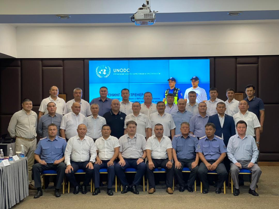 UNODC_HIV's tweet photo. With the support of @UNAIDS and @USAID, @UNODC_HIV organized a capacity-building workshop for 52 Law Enforcement officers on #HIV and the right to health for People Who Use Drugs #PWUDs in #Kyrgyzstan #HumanRights #publichealth #communitypolicing #SDG3 https://t.co/7em1ACbUPb