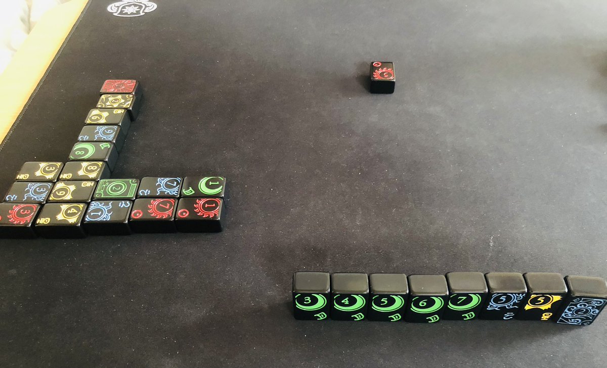 FUCROW2960's tweet photo. 牌ゲーム3本勝負
2本目は、#NewLexio
ポーカー×麻雀のようなゲーム
1回戦は
最高のストレートフラッシュを
温存しすぎて敗北…
2回戦は
ここを取られたら
敗北の踏ん張り所で
牌を切る順番が上手くいき 1-1に
最終戦は
序盤にストレートフラッシュで
危ぶまれたが最後にフルハウスで
逆転勝利‼︎ https://t.co/W7xKuZehkL