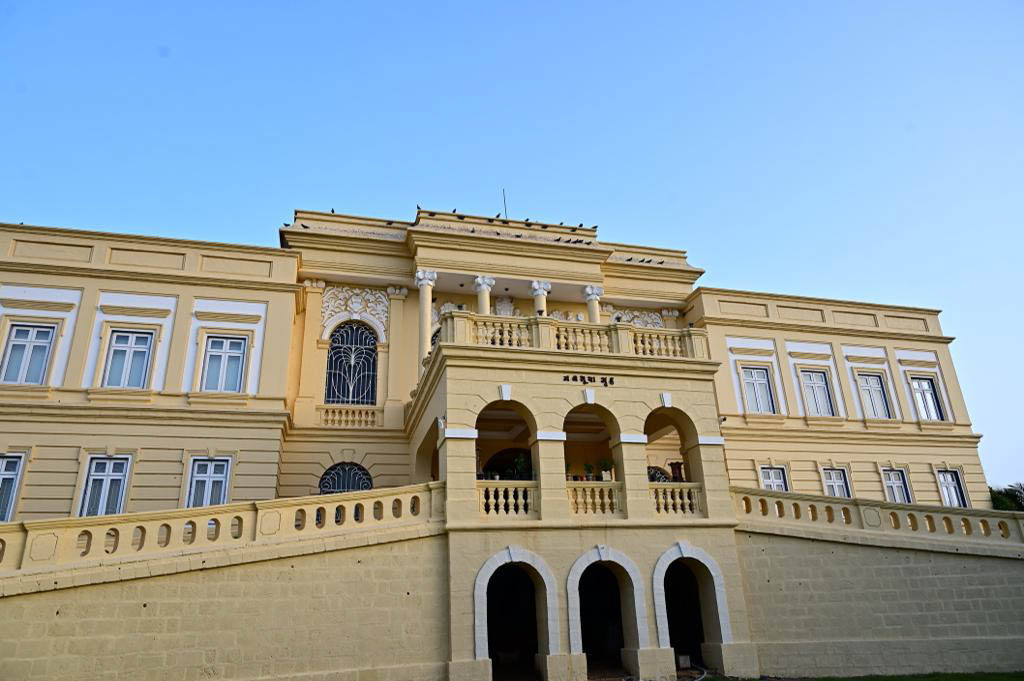 royallocations's tweet photo. A large Mansion in GUJARAT that is available for Shoots ( Feature Films, Web Series, Ad Films )
Please call Kishore Sinh Parmar
M +919898279640 & +917485949640
gujaratlocations@gmail.com
royallocations@gmail.com
#LineProductionGujarat
#MansionForShoot
#FeatureFilms
#WebSeries https://t.co/cPpJSQl7j2