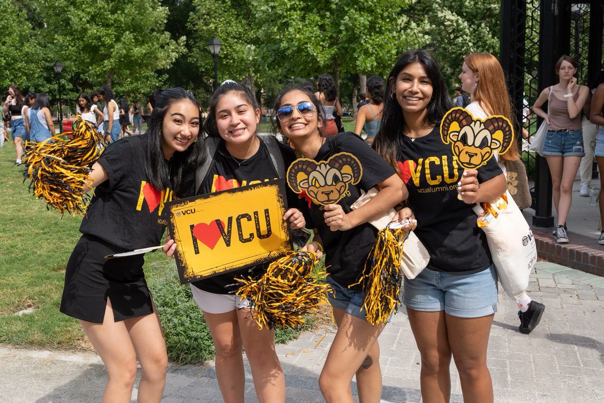 VCU_SAC's tweet image. IYKYK... Still loving all the moments from Monday! 💛 🖤 #vcu #vcutraditions #ilovevcu