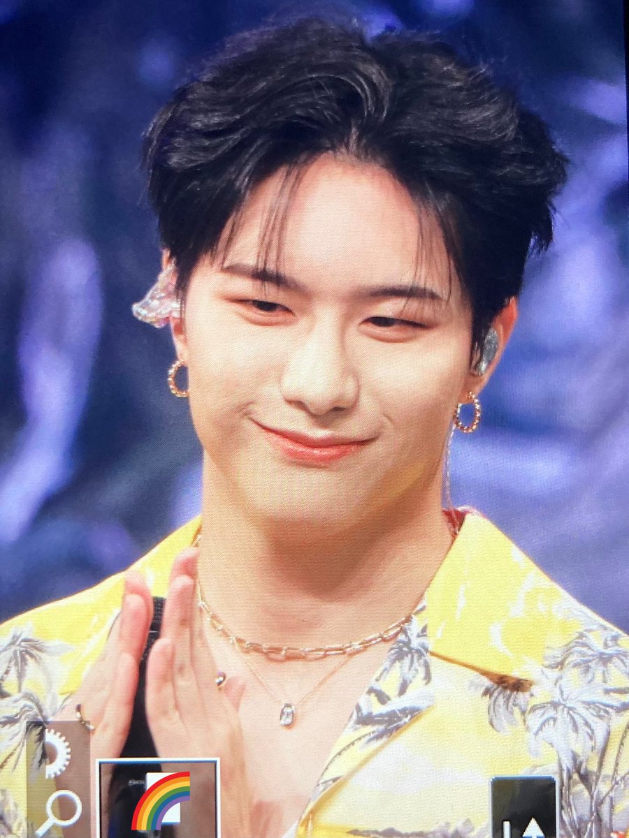 zeze_Sikssense's tweet photo. 나 승시기 평생 덮머해라 깐머해라 
실시간으로 말바꿔서 레전드 줏대없음인간이 됨 https://t.co/m80HDt5THD