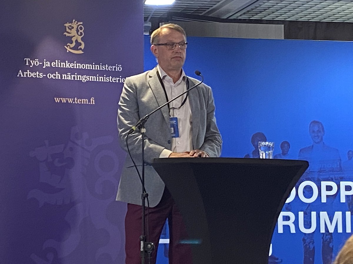 ekmanhan's tweet photo. ”Kun käytetään energiaa viisaasti, se näkyy omassa laskussa ja auttaa kaikkia muita”. @JukkaLeskela  @Energiateol #astettaalemmas https://t.co/uRhKw7mErP