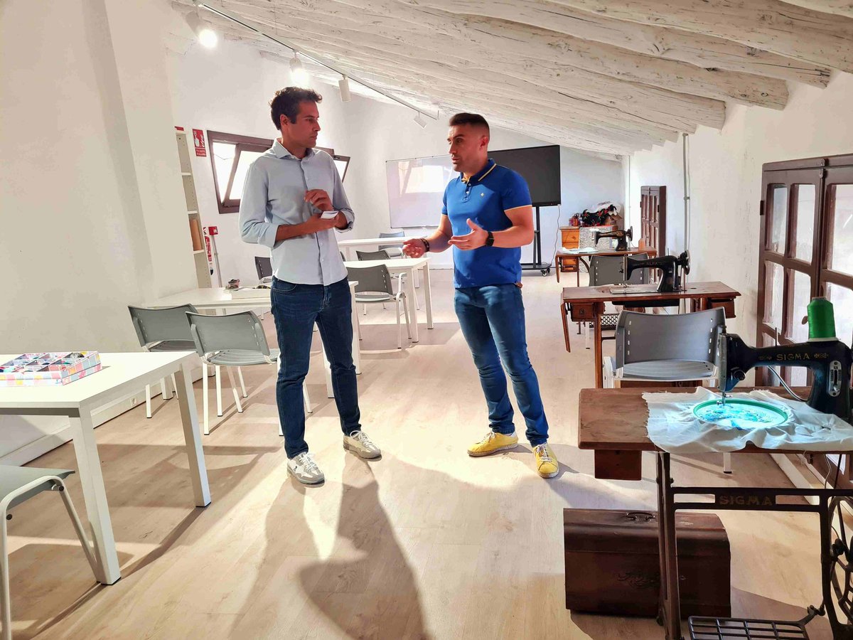 🧵 👩‍🏫 La especialidad formativa ‘Bordados en seda y oro’ se impartirá a partir de octubre en la Casa Museo de los: cutt.ly/cXLPLfQ

#Empleo
#Artesanía