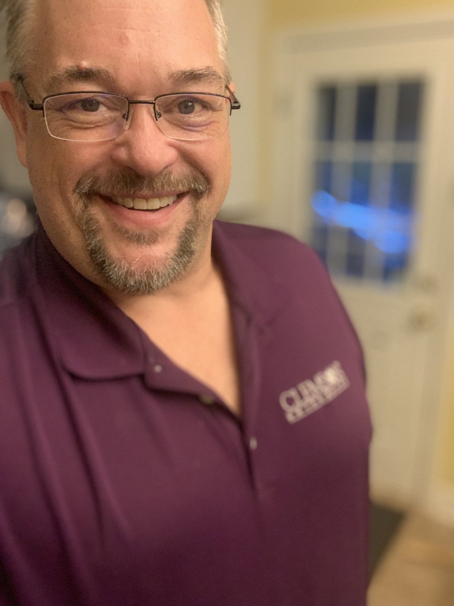 Twhims's tweet photo. My first day of class since 1992, a span of time longer than the age of my classmates. https://t.co/1J0KigshAE