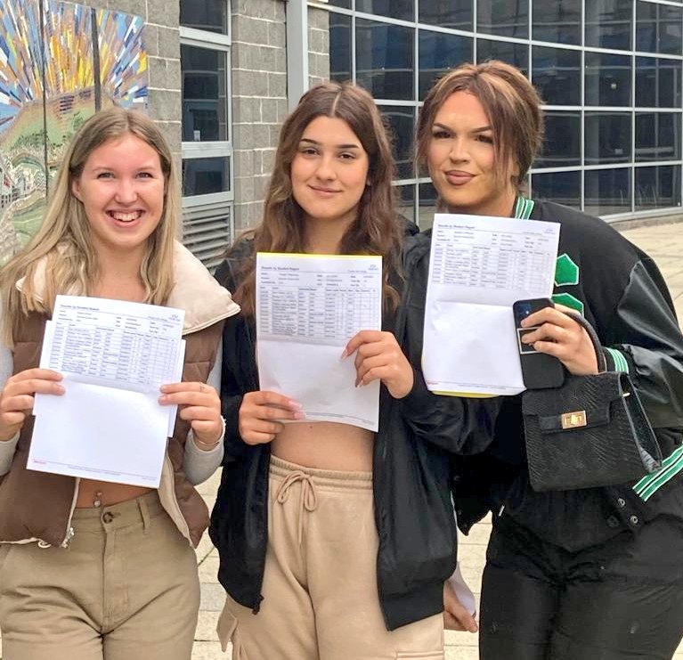 PVC_Headteacher's tweet image. Very exciting morning at @PendleVale as #Y11 collect their #gcses2022
They have achieved exceptional results in exceptional circumstances and we are enormously proud of them.
#HardWorkPaysOff