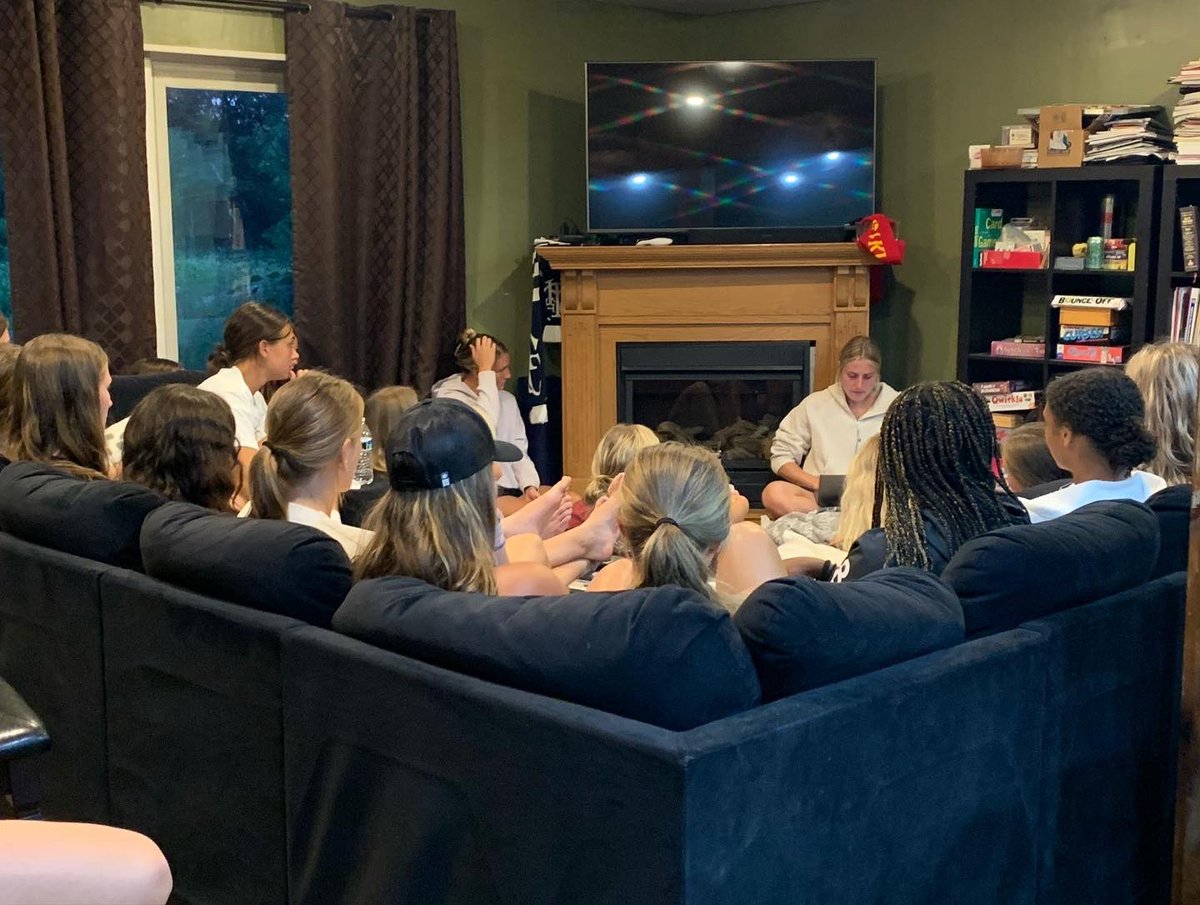 IWUWSoccer's tweet photo. Our freshman group crushed Team Dinner last night!!! 
And we got to hear Senior Sydney Brown share her heart. ♥️
#familytime https://t.co/qg9okOj9kH