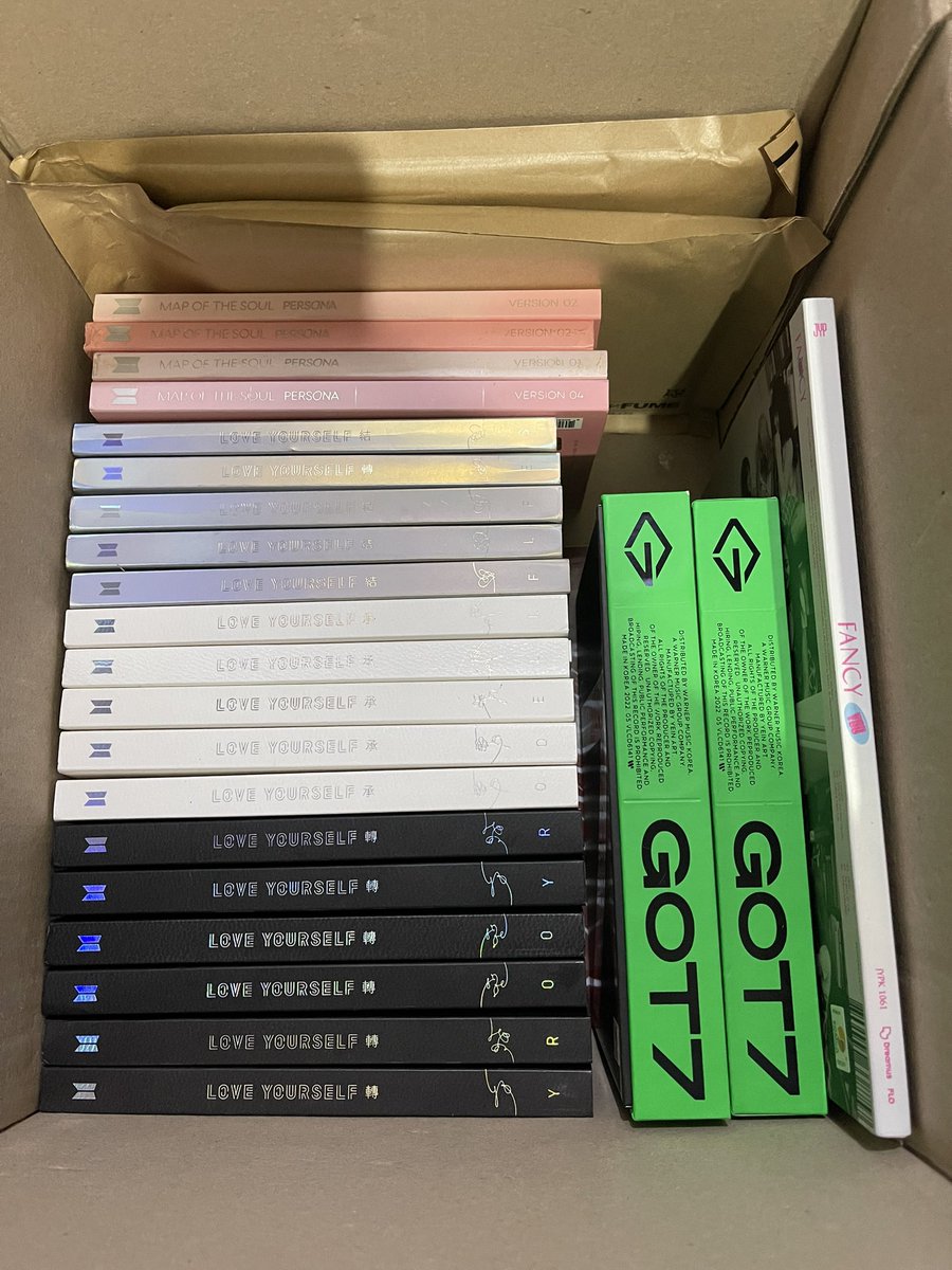 Seoul_Merchant's tweet photo. #SeoulMerchant_GIVEAWAY 
3 WINNERS OF ALBUM GIVEAWAY

RT + FOLLOW US + @jiims 
Drop desired album!
‼️FREE SHIPPING‼️ https://t.co/HO3l9HPehk