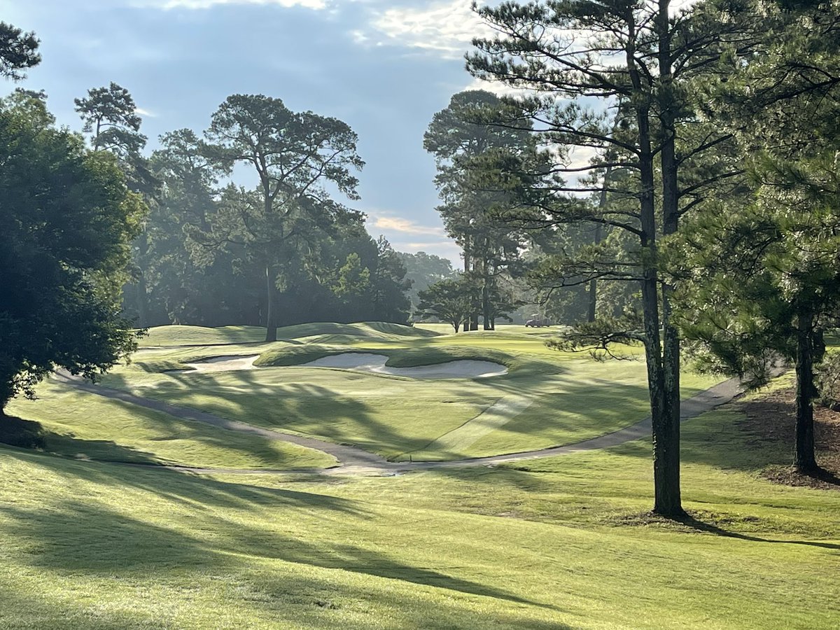 JRichardBrown's tweet photo. Florence Country Club is currently looking for a 1st Assistant Superintendent. 

-45-55k salary
-Cell Phone included
-Health, Vision, Dental
-PTO 
-Association and Continuing Education paid 

Official posting on Carolinas and GCSAA sites. 

Email or DM me with any questions. https://t.co/pEflNoAZWC