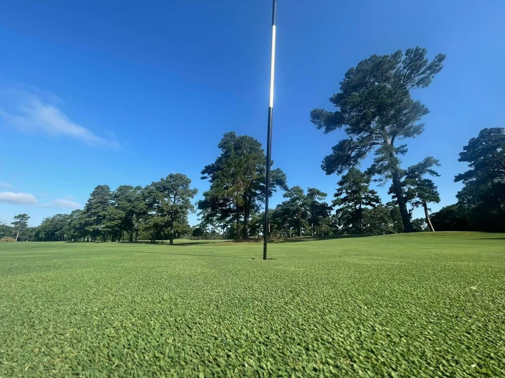 JRichardBrown's tweet photo. Florence Country Club is currently looking for a 1st Assistant Superintendent. 

-45-55k salary
-Cell Phone included
-Health, Vision, Dental
-PTO 
-Association and Continuing Education paid 

Official posting on Carolinas and GCSAA sites. 

Email or DM me with any questions. https://t.co/pEflNoAZWC