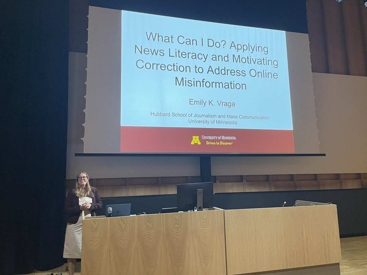 lisabortolotti's tweet photo. Last talk of #knowledgeresistance is by @ekvraga on how to engage with information on social media /17 https://t.co/yNKhwrjtiK