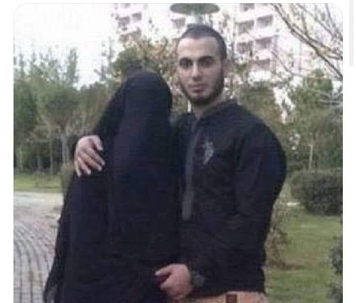 Marilusfer's tweet photo. La ventaja del Islam es que si cambias de pareja te valen las mismas fotos. https://t.co/n1Udz6LR9f