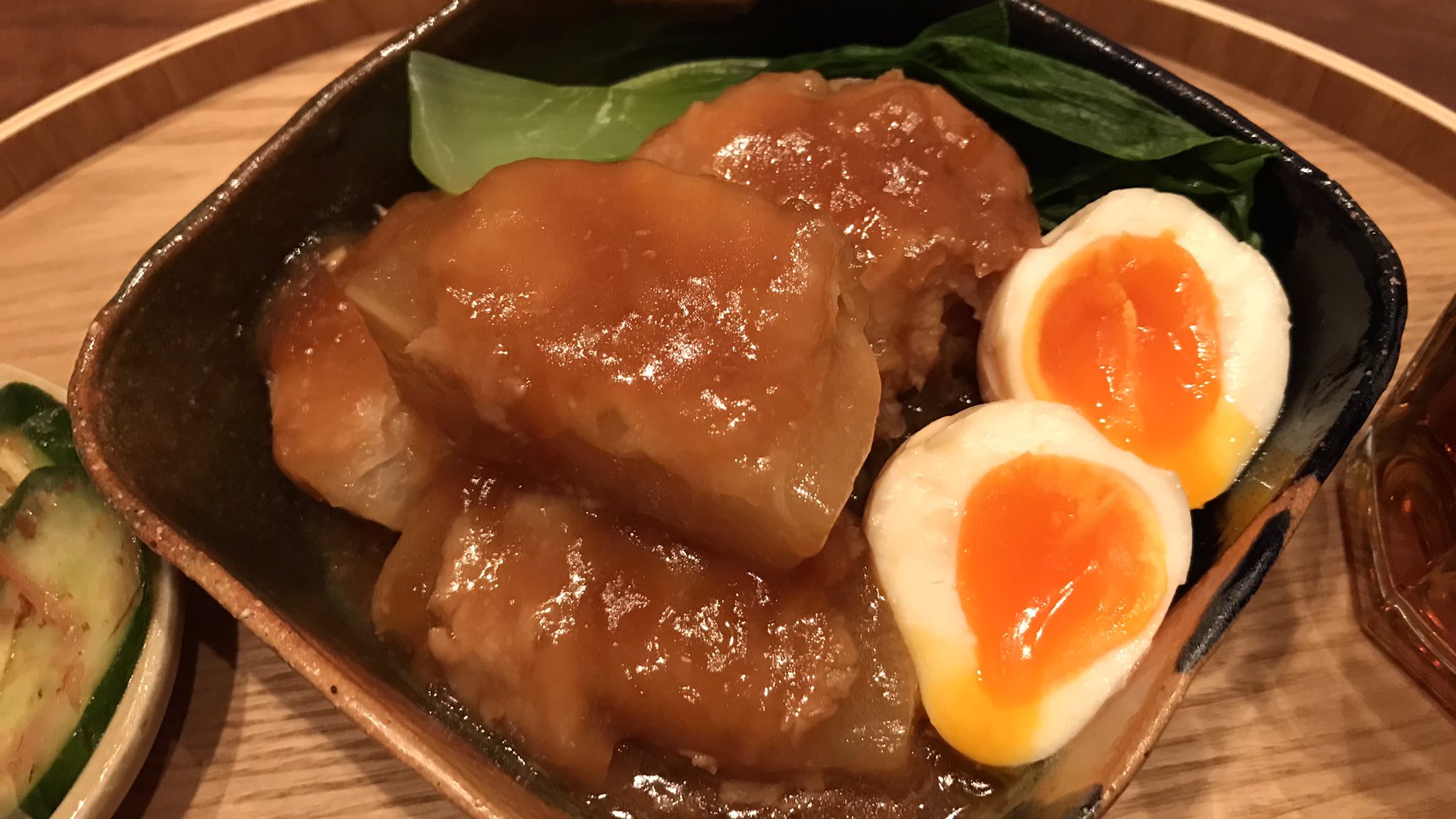 まいのおやつ ジューシーな大根の肉巻きで角煮風 レンジで7分加熱した大根に豚肉を巻いて片栗粉をまぶし タレにつけてレンジで4分 裏返して3分 ご飯がすすむ T Co 9vvqynczpn Twitter