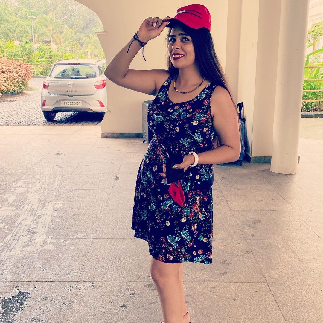 BajajGehna's tweet photo. #missingmemories #livingmoments #dressingstyle #vacationoutfit #funmood #beachvibes #zaradress #tommyfootwear #tommybag #lacostewatch https://t.co/dkvMTXEgKP