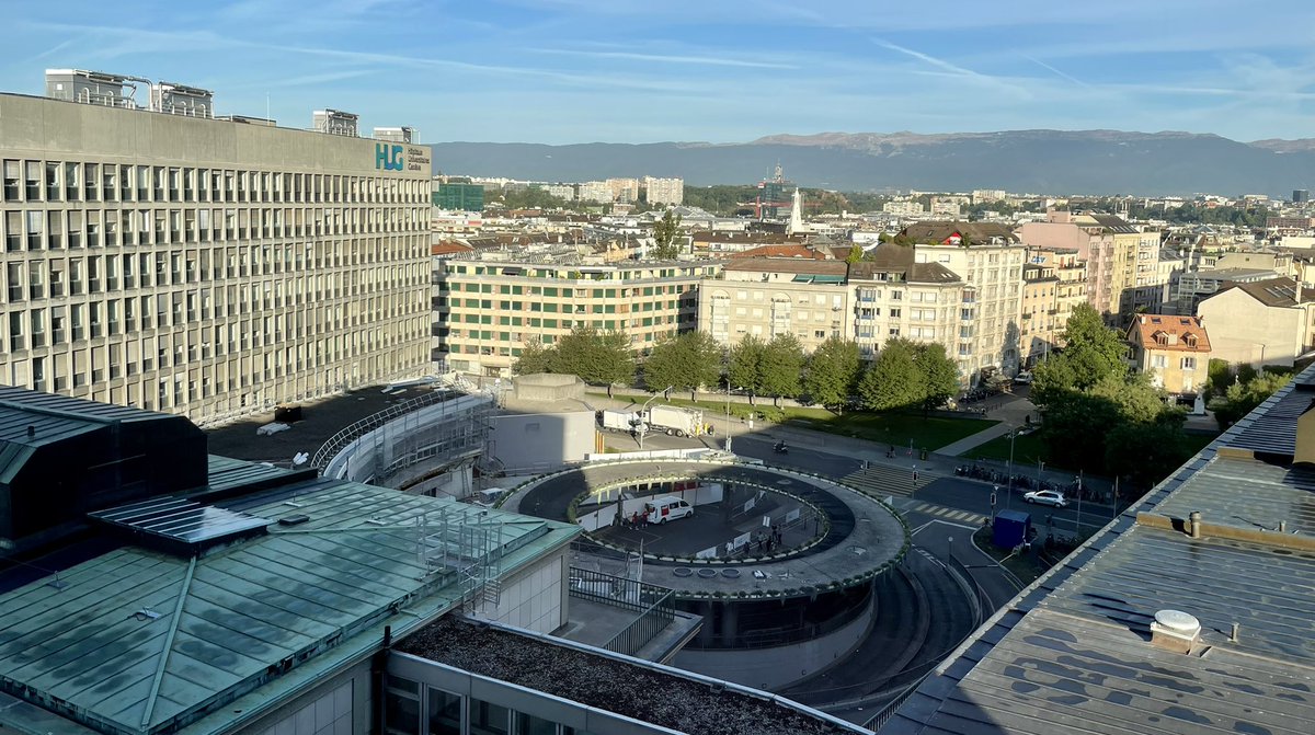 mnstienen's tweet photo. Excellent 2 days of #advanced #spine #surgery #alif #xalif #xlif #corpectomy #training for #neurosurgery and #orthopedic #residents and #junior #attendings. High-class #education at @Hopitaux_unige #SFITS supported by #SYNS, #SGNC, #SGS & industry @KantonsspitalSG https://t.co/sv9VWUKak9