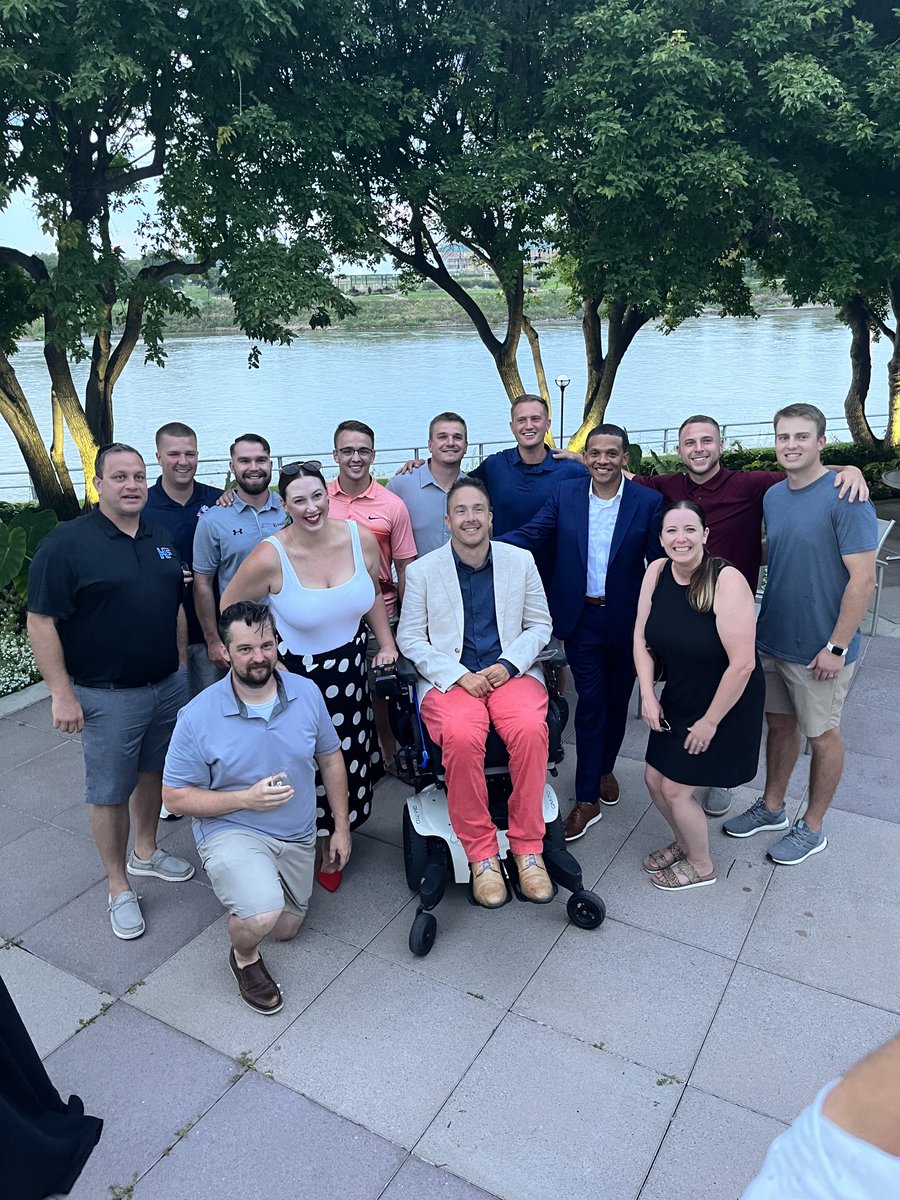MsidePresident's tweet photo. Had a great gathering with some of our young alums - all of whom are making big moves in the Siouxland area. #MsideProud #MsideIsTheBestSide https://t.co/ON7ZHLtsed