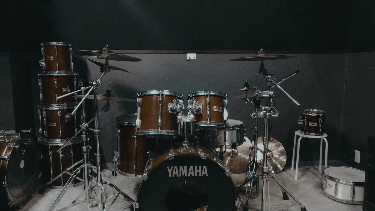 ___Drums's tweet photo. 高校でドラム始めてから卒業するまで、お世話になったスタジオです https://t.co/IlWVXNz5Dg
