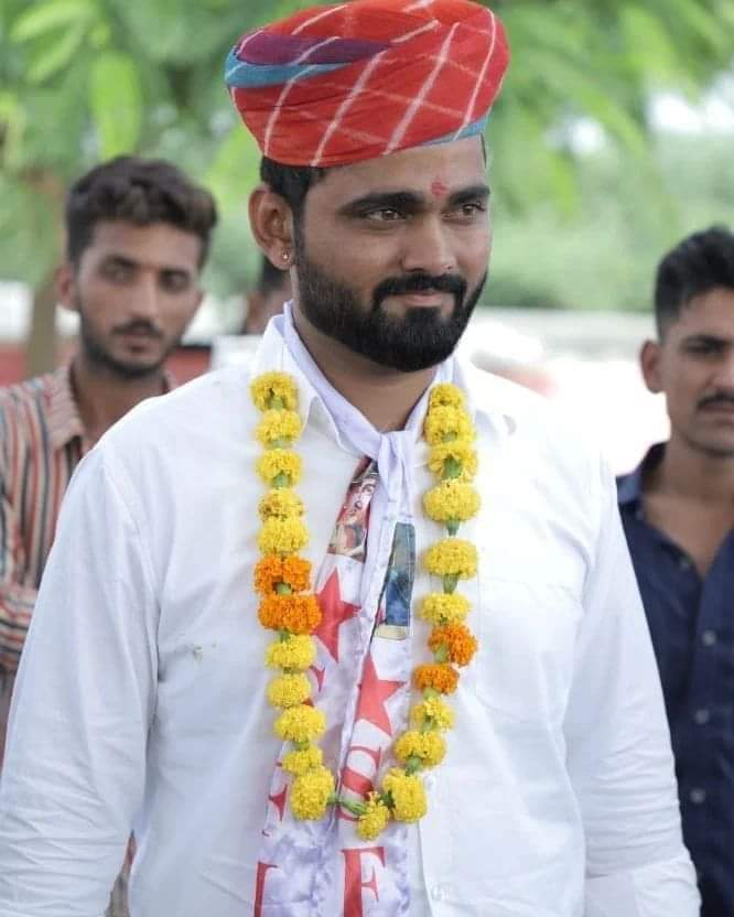 DRathore7773's tweet photo. पूरे देश में ट्विटर पर नंबर वन ट्रेंडिंग पर है भाई अरविंद सिंह भाटी ✌🏻🚩

#आभार_छात्रशक्ति             #WeSupportArvindSingh https://t.co/5sVdCzkBoV