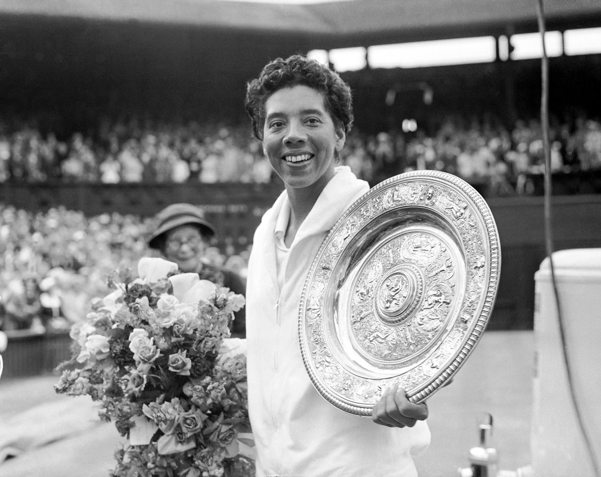 She changed my life at 13 by showing me what World No. 1 looked like. 

She broke the color barrier in tennis as the first Black person to win a major.

She succeeded despite so much adversity. 

Today Althea Gibson would have turned 95.

Let’s remember her always. 

📷:Alamy