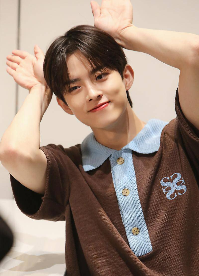s_bbb_xx's tweet photo. 토끼이~~~🐰

#빅톤 #정수빈 #Victon #Subin https://t.co/jpE0hdm7mi