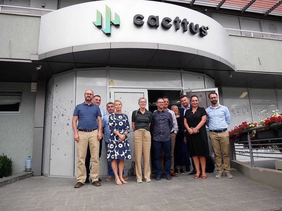 Cacttus_Sha's tweet photo. It was a pleasure to have @UNDP_Kosovo and GIZ Kosovo in a joint visit at CACTTUS Education &amp; CACTTUS, as part of "Digital Skills Programme". 
During this visit, the students shared with the attendees some presentations of their work carried out during these trainings. https://t.co/mjbNJrQtXI