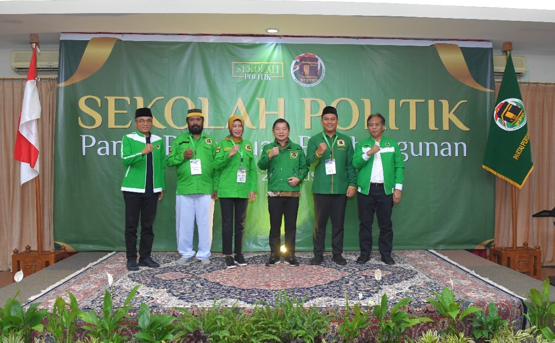 DPP_PPP's tweet photo. Sekolah Politik 
Partai Persatuan Pembangunan 
Bogor, 25-27 Agustus 2022

Sekolah Politik PPP ini diikuti oleh DPC PPP Selindo, bertujuan untuk menguatkan ideologi kepertaian kader PPP Selindo.

#PartaiPPP https://t.co/xKNypdPvKt