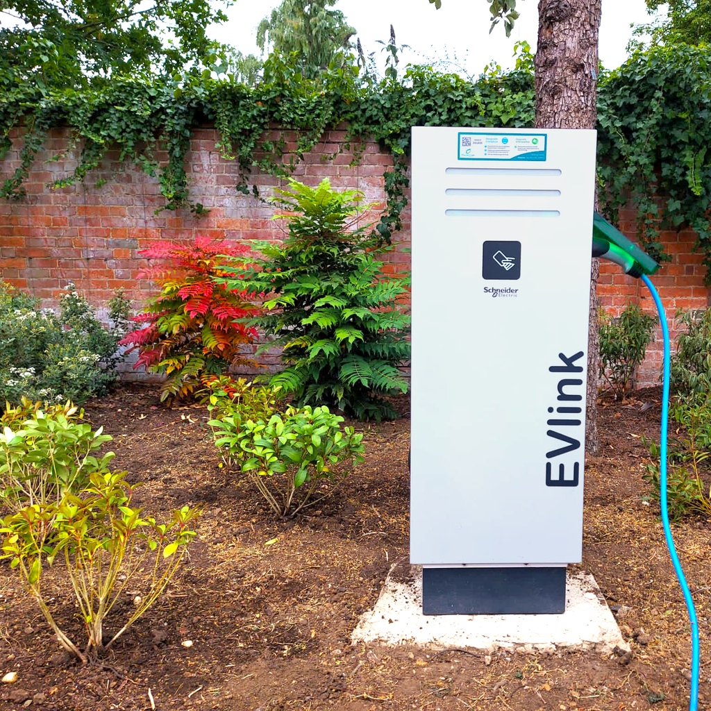 ⚡️ Good news if you own an electric car, our electric car charging points are now up and running in the west car park! ​ ​To use and pay, download the @ClenergyEV app for free. ​ #carbonneutral #carbonzero #electriccar #carcharging #greenenergy #wolfsoncollege