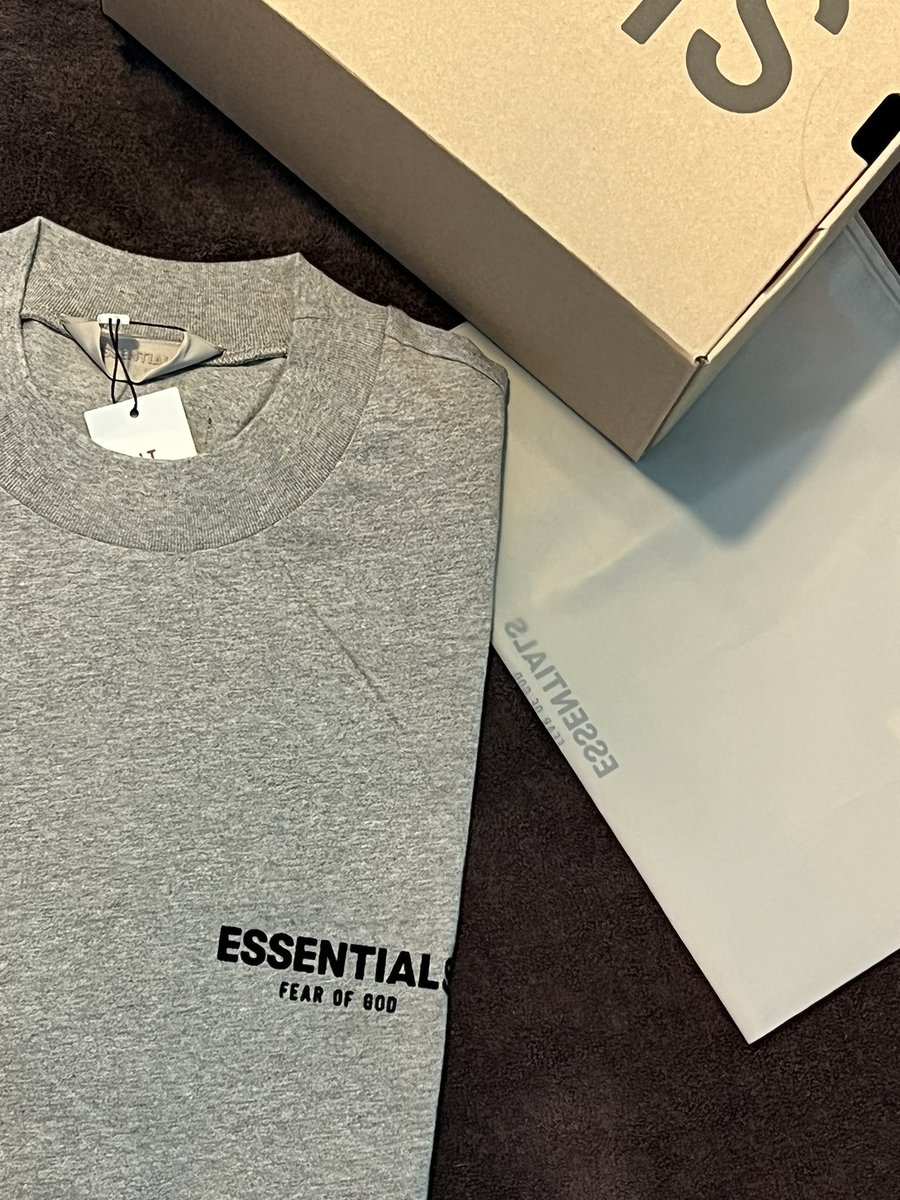 usedbychanom's tweet photo. T-shirt 3490 bath
Tan : M
Light oatmeal : L
Dark oatmeal : M (3990 bath)

มือ1ออกช็อป💯
สินค้าพร้อมส่ง kerry 🚚 / กทม grabค่าส่งตามจริงค่า 

#essentials #ส่งต่อessential #เสื้อessential #ส่งต่อเสื้อผ้า #ส่งต่อเสื้อผ้ามือ2 https://t.co/ducB1rDjfw