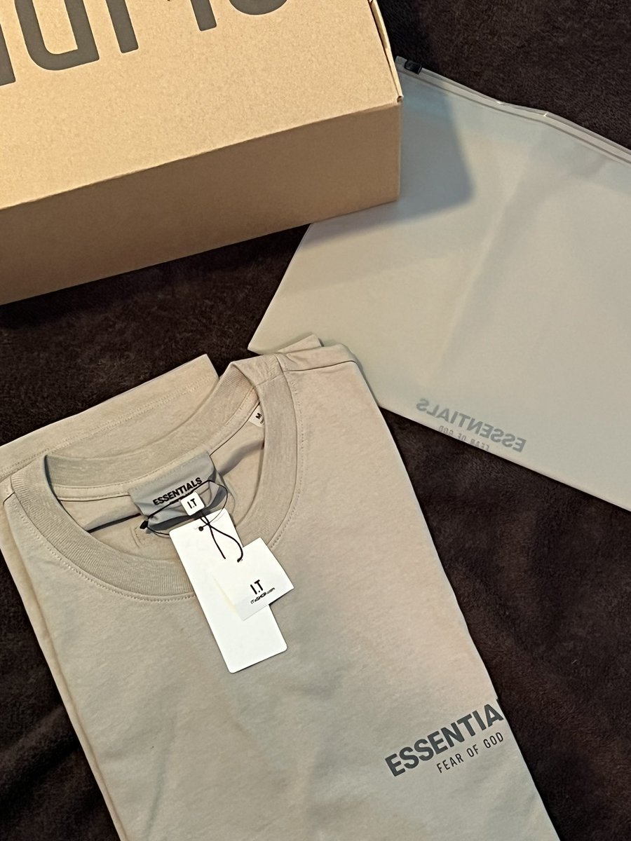 usedbychanom's tweet photo. T-shirt 3490 bath
Tan : M
Light oatmeal : L
Dark oatmeal : M (3990 bath)

มือ1ออกช็อป💯
สินค้าพร้อมส่ง kerry 🚚 / กทม grabค่าส่งตามจริงค่า 

#essentials #ส่งต่อessential #เสื้อessential #ส่งต่อเสื้อผ้า #ส่งต่อเสื้อผ้ามือ2 https://t.co/ducB1rDjfw
