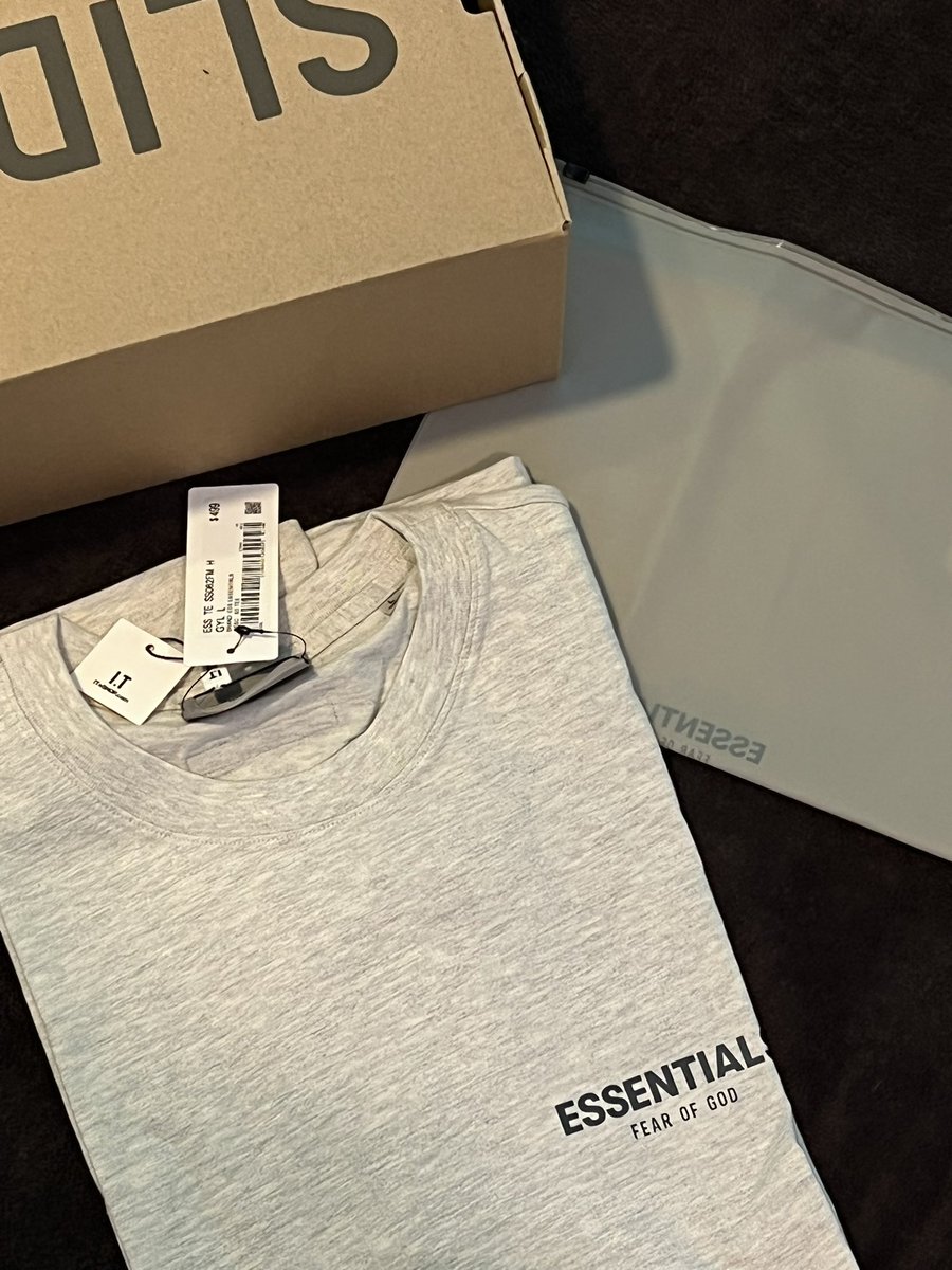 usedbychanom's tweet photo. T-shirt 3490 bath
Tan : M
Light oatmeal : L
Dark oatmeal : M (3990 bath)

มือ1ออกช็อป💯
สินค้าพร้อมส่ง kerry 🚚 / กทม grabค่าส่งตามจริงค่า 

#essentials #ส่งต่อessential #เสื้อessential #ส่งต่อเสื้อผ้า #ส่งต่อเสื้อผ้ามือ2 https://t.co/ducB1rDjfw