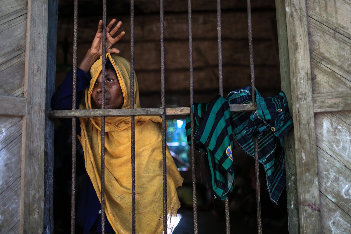 AJEnglish's tweet photo. Rohingya refugees mark fifth anniversary of their mass forced exodus from Myanmar to Bangladesh today - as the US, the EU and other Western nations pledged to continue support ⤵️

— in pictures https://t.co/JQdEnP5SUX https://t.co/90DPIVeVDZ