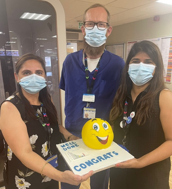 WestMidHospital's tweet photo. We're delighted to be named the top performing Trust in the country for diagnostic waiting times @CWHFTImaging 🏆

For the past 2 months, 99.01% of patients had their diagnostic across 15 key areas within 6 weeks, ensuring they got answers quickly. 

#ProudToCare #Diagnostics https://t.co/ZODcDTPCuT