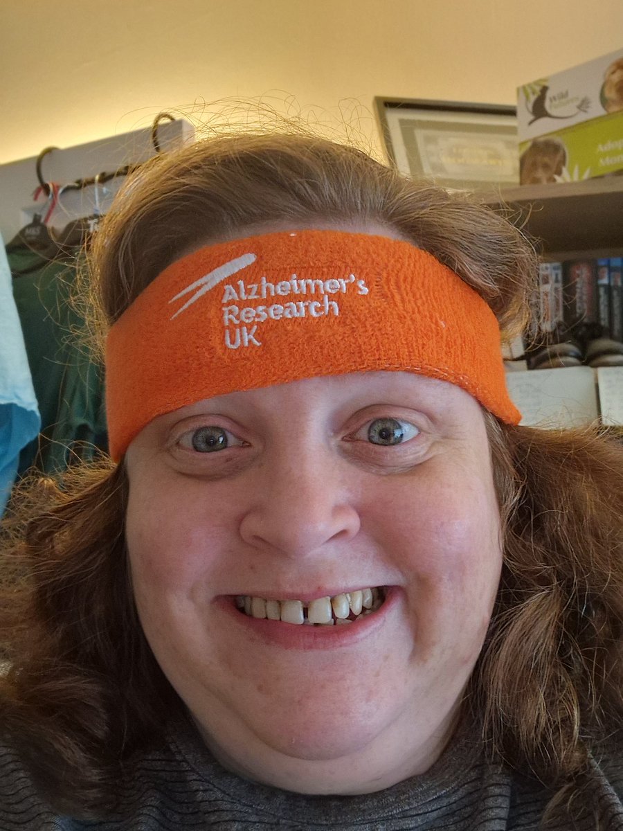 I am dancing every day in September for Alzheimer's Research
 Please give if able

justgiving.com/fundraising/lu…