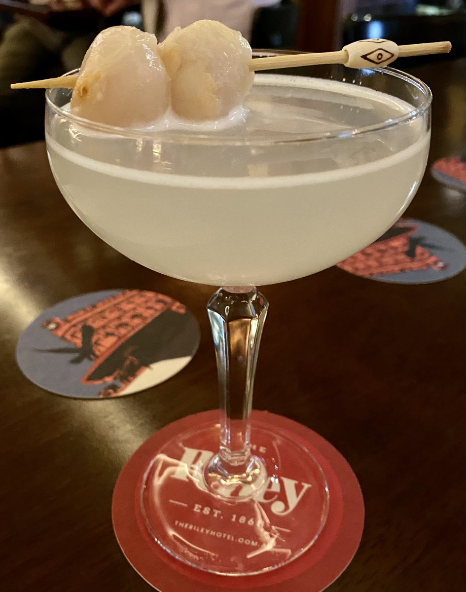 BernieWalker1's tweet photo. Lychee Martini https://t.co/2BOSwzC9RX