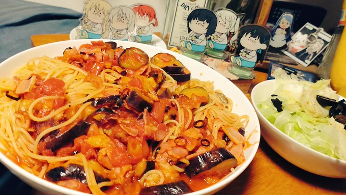 きょーのごはんはなすとべーこんのあらびあーたょゆるちゃたちー( ˘ω˘)マタユデスギタ 