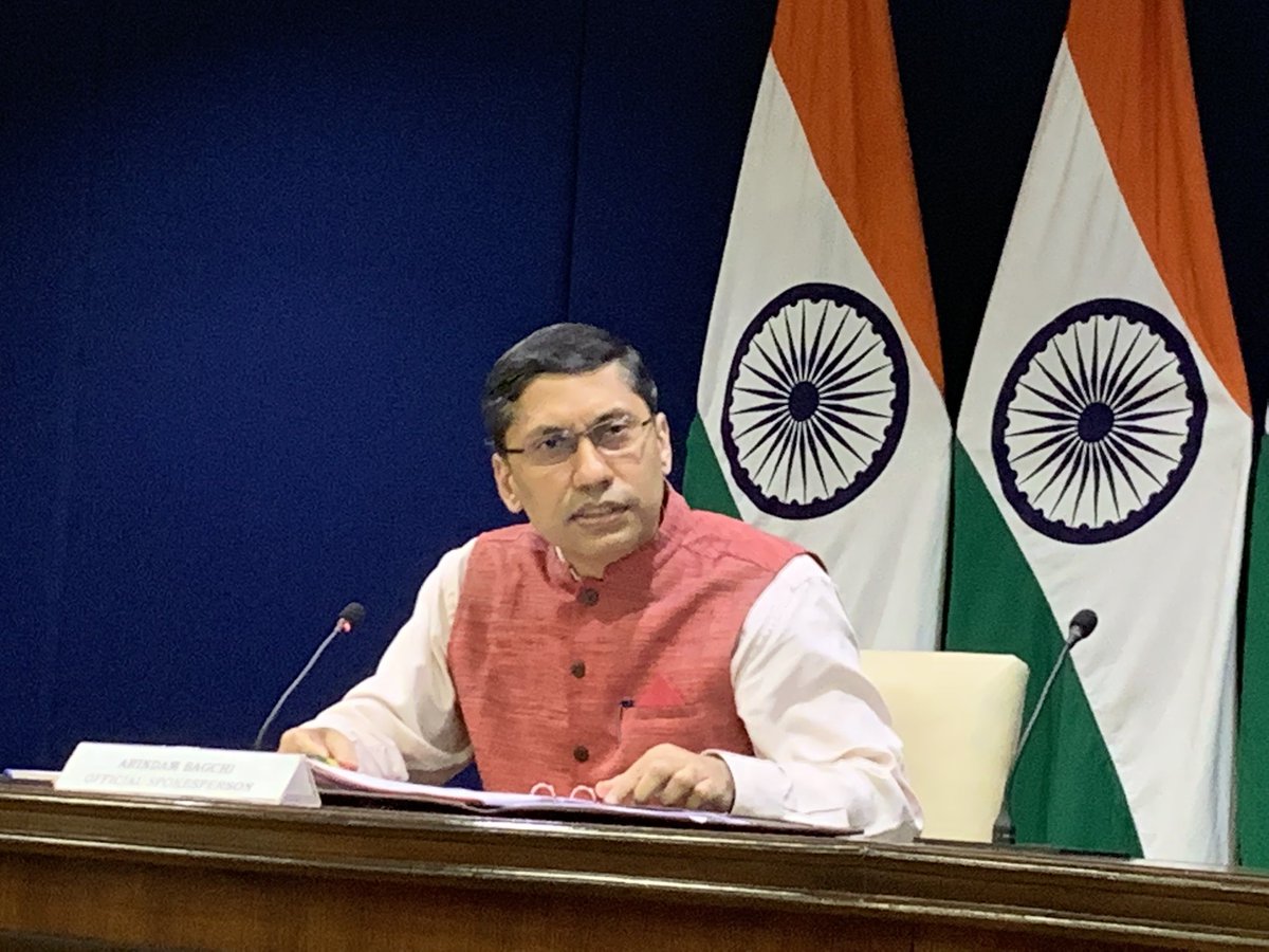 IndiaBullettin's tweet photo. भारत के विदेश मंत्रालय ने सलमान रूश्दी पर हमले की निंदा की। उनके जल्द सेहतमंद होने की कामना की। https://t.co/lYpgRh441k